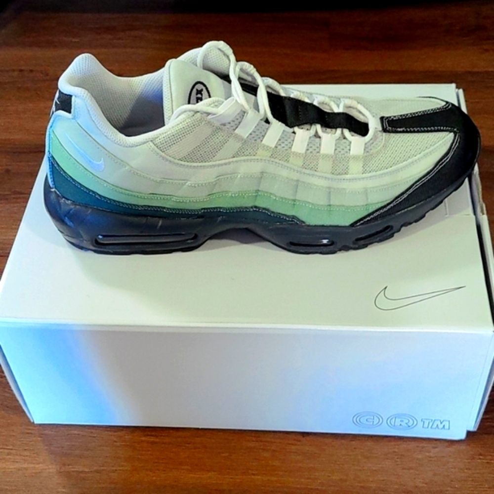 NIKE Air Max 95